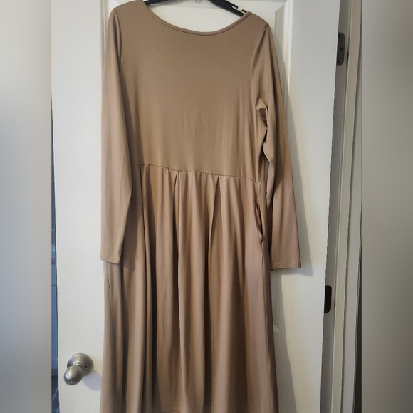 24seven Midi Length Fit N Flate Picket Dress - Picture 4 of 7